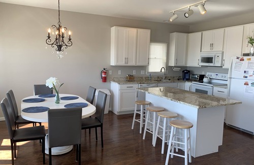 South End Condo | Oceanfront Retreat with Spectacular Views & Full Kitchen