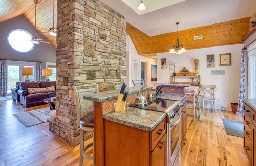 Waynesville House | Breathtaking Views & Cozy Retreat Steps from Main St