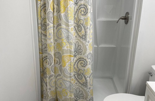 Judson House | Delightful Wilburn - Cozy 2 Bedroom Close to Downtown GVL