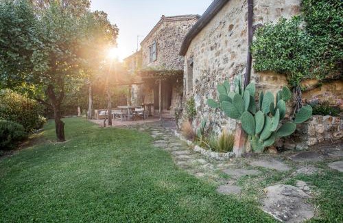 Murlo House | Cozy Etruscan House: Family and Pet-Friendly Retreat