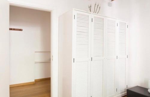 Lazzaretto Apartment | Experience Palm Fronds: 4-Star Pet-Friendly Retreat