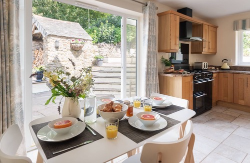 Newton Ferrers Cottage | Wren Cottage: Oceanfront Retreat for 6 with Spa & Hot Tub