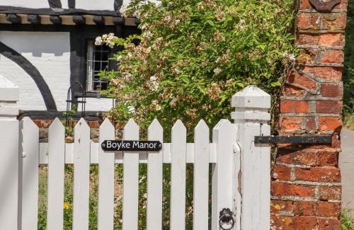Etchinghill House | Delightful Wren Cottage: A 4-Star Child-Friendly Getaway