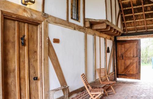 Etchinghill House | Delightful Wren Cottage: A 4-Star Child-Friendly Getaway