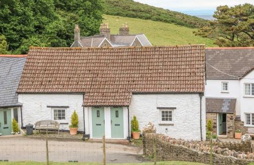 Watermouth House | Welcoming Wren Cottage: 4-Star, Pet-Friendly Escape