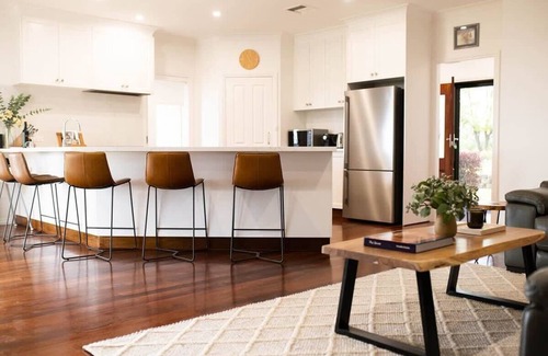Orange House | Wren Hill - Dreamy Home with Breathtaking Views & Amenities