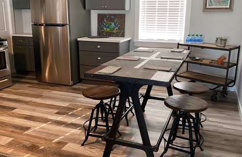 Hackberry House | Wright Place: Ideal Location with Kitchen Amenities