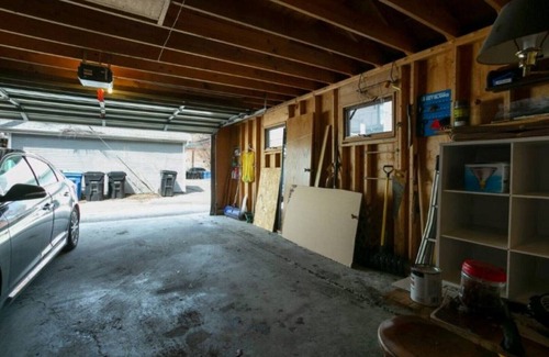 Lakeview House | Ideal Wrigley Field Home for Large Groups with Lake Views