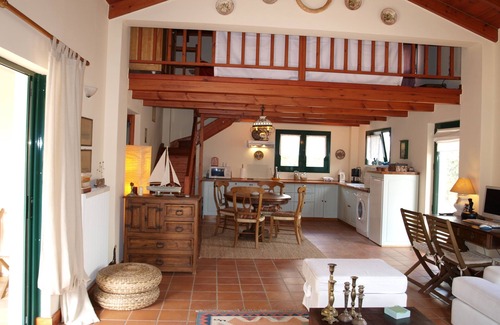 Archanes House | Relax at Writers Repose Villa with Ocean View and Pool