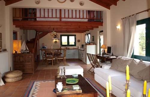 Archanes House | Relax at Writers Repose Villa with Ocean View and Pool
