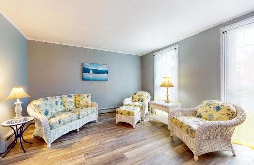 Penn Yan House | Experience Written in the Stars: Pet-Friendly Getaway