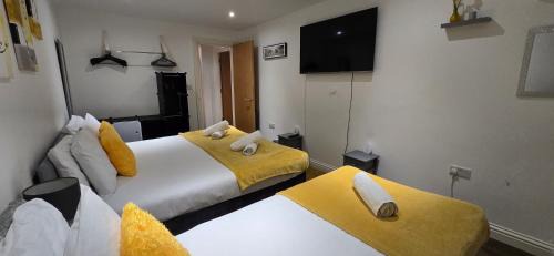 Watford Apartment | Stylish Ws Apartments: 1-Bed Retreat in Watford Central
