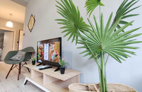 Attiki Apartment | Comfortable 3BD Apartment Near Railway Station
