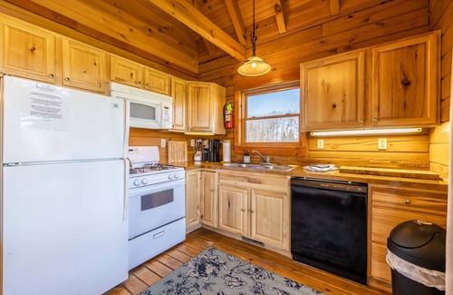 Geneva House | Experience Seneca Wine Trail with Family-Friendly Amenities