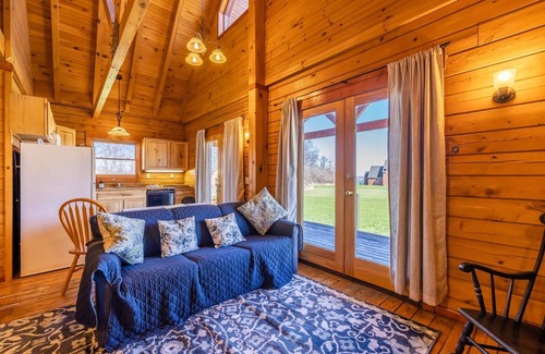Geneva House | Experience Seneca Wine Trail with Family-Friendly Amenities