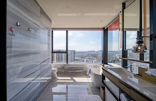 Jiang Han Hotel | Top-Rated Wuhan Marriott Hotel Hankou with Pool & Dining