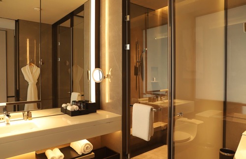 Hongshan Hotel | Discover Wuhan Marriott Hotel Optics Valley: Family-Friendly Escape