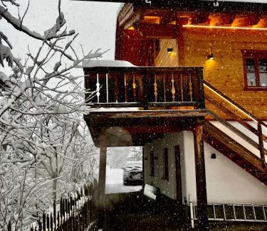Grosskirchheim Ski Chalet | Experience Family Comfort at Wuidererhüttn, 4-Star Rated