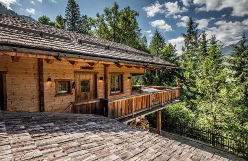 Grosskirchheim Ski Chalet | Experience Family Comfort at Wuidererhüttn, 4-Star Rated