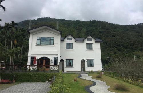 Hualien House | Pet-Friendly Retreat at Wuju Wusu B&B with Breakfast Included