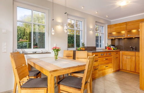 Zingst House | Modern Beachside Retreat with Ocean View & Spa Amenities