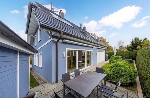 Zingst House | Modern Beachside Retreat with Ocean View & Spa Amenities