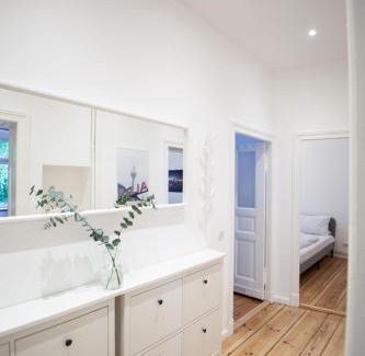Kopenick Apartment | Bright and Inviting Hotel with Family & Pet-Friendly Perks