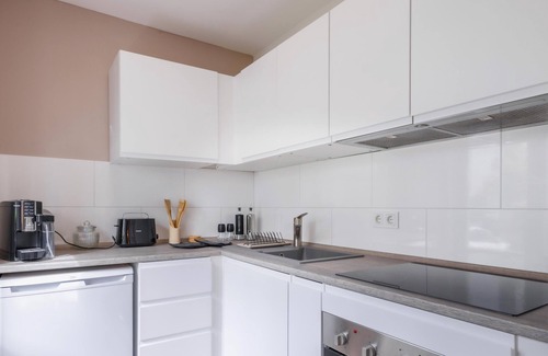Schoenefeld Apartment | Beautiful Apartment with Terrace Near BER Airport