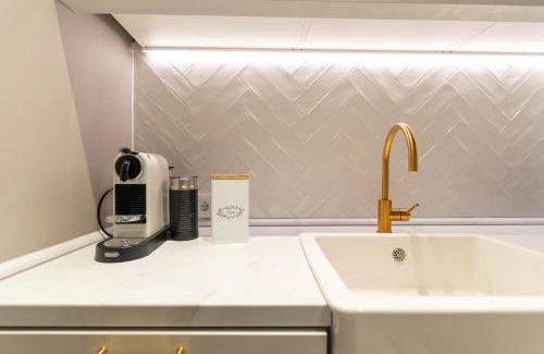 Innenstadt Apartment | Historic Gem in Tranquil City Center - Guest Rated 9.5/10