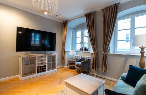 Innenstadt Apartment | Historic Gem in Tranquil City Center - Guest Rated 9.5/10