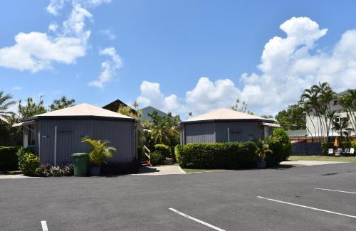 Maroochydore Hotel | Inviting Wunpalm Motel & Cabins with Pool and Late Check-In