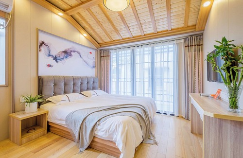 Dong Zha House | Experience Comfort at Wuzhen Fuchang Bridge Inn