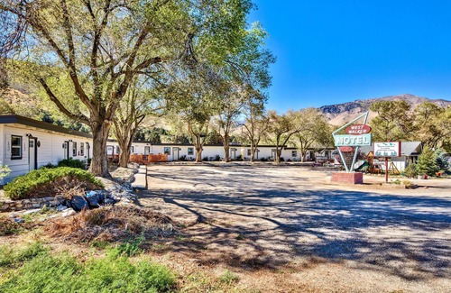 Walker Apartment | Explore The E Sierras: Pet-Friendly Comfort Awaits
