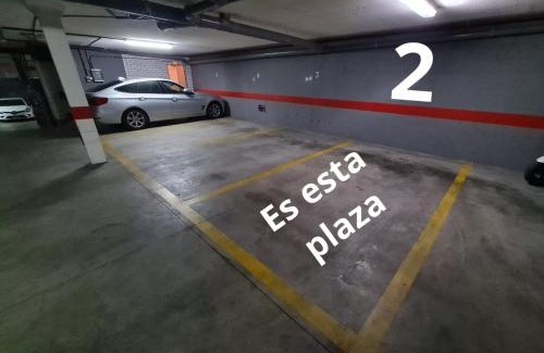 Leon Apartment | Guest Rated 9.3: Peñalba with Convenient Parking