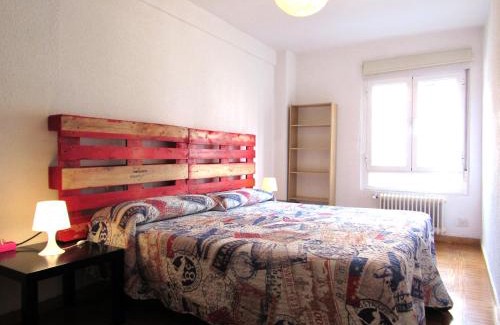 Leon Apartment | Discover Parques de la Catedral with Free Private Parking
