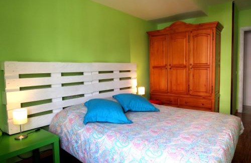 Leon Apartment | Discover Parques de la Catedral with Free Private Parking