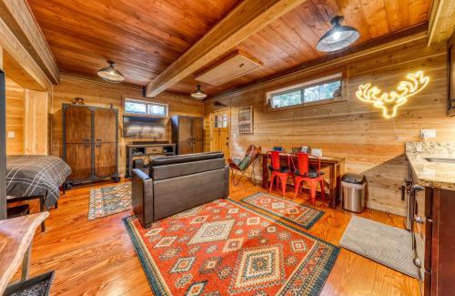 Government Camp Hotel | Experience Wy'east Nest: Family-Friendly Getaway Awaits