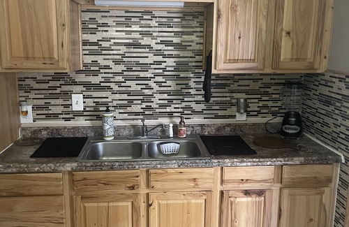 Wyandotte House | Experience Comfort at Wyandotte River Manor - Rated 8.8