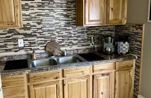 Wyandotte House | Experience Comfort at Wyandotte River Manor - Rated 8.8