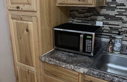 Wyandotte House | Experience Comfort at Wyandotte River Manor - Rated 8.8