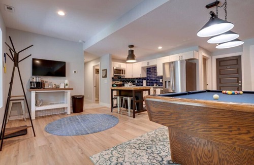 Shawnee Hills House | Wyandotte Way - Family-Friendly Suite with Pool & Breakfast