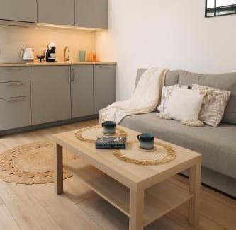 Gizycko House | Relaxing Lakefront Retreat - Perfect for Family Getaways