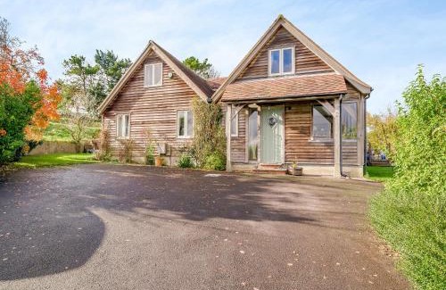Littlebredy House | Welcoming Wylye Croft: Your Ideal Family Retreat