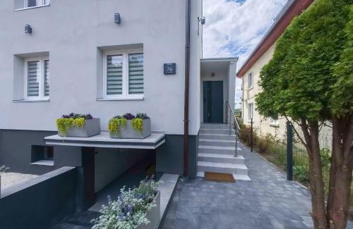 Mragowo Villa | Ideal Group Retreat at Wynajem grupowy Szansa with Ocean View