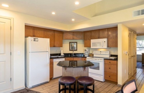 Angels Camp Condo | Wyndham Angels Camp: Family-Friendly Retreat with Pool & Spa