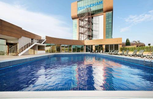 Cerkezkoy Hotel | Wyndham Cerkezkoy: Elegant Stay with Ocean View & Spa