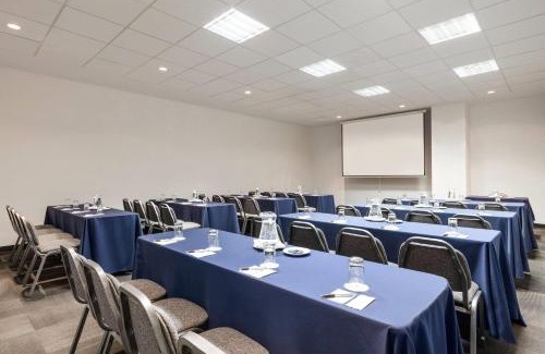 Callao Hotel | Discover Costa del Sol Wyndham Lima Airport - Pet Friendly Stay