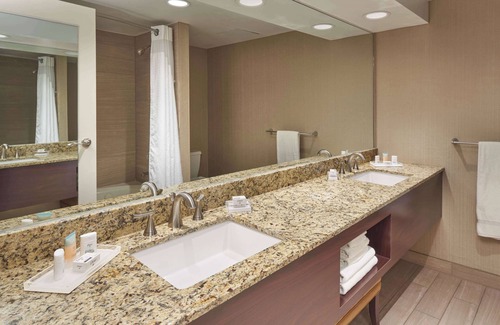 Columbia Hotel | Inviting Holiday Inn Executive Center-Columbia Mall Stay