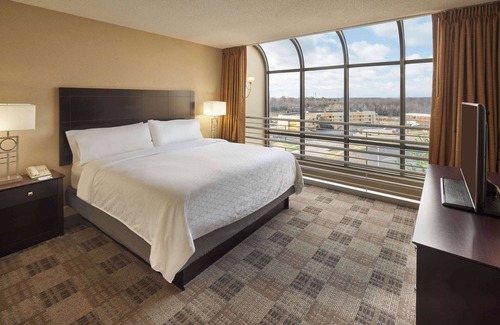 Columbia Hotel | Inviting Holiday Inn Executive Center-Columbia Mall Stay