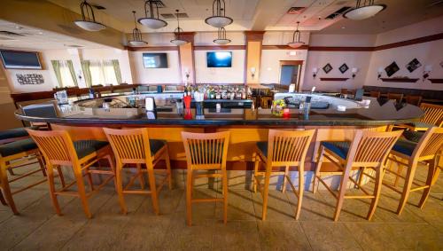 Flint Hotel | Gateway Hotel & Convention Center: Your Ideal Getaway